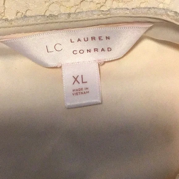 Cream Boxy Blouse with Flutter Sleeves - Picture 7 of 7